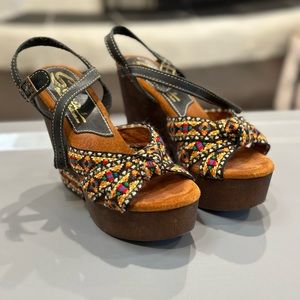 Sbicca vintage collection sz 5 wood platform sandal